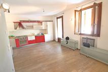  APPARTAMENTO DUPLEX CON GIARDINO in Vendita