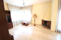 CASA SINGOLA CON QUASI 900 MQ DI GIARDINO in Vendita